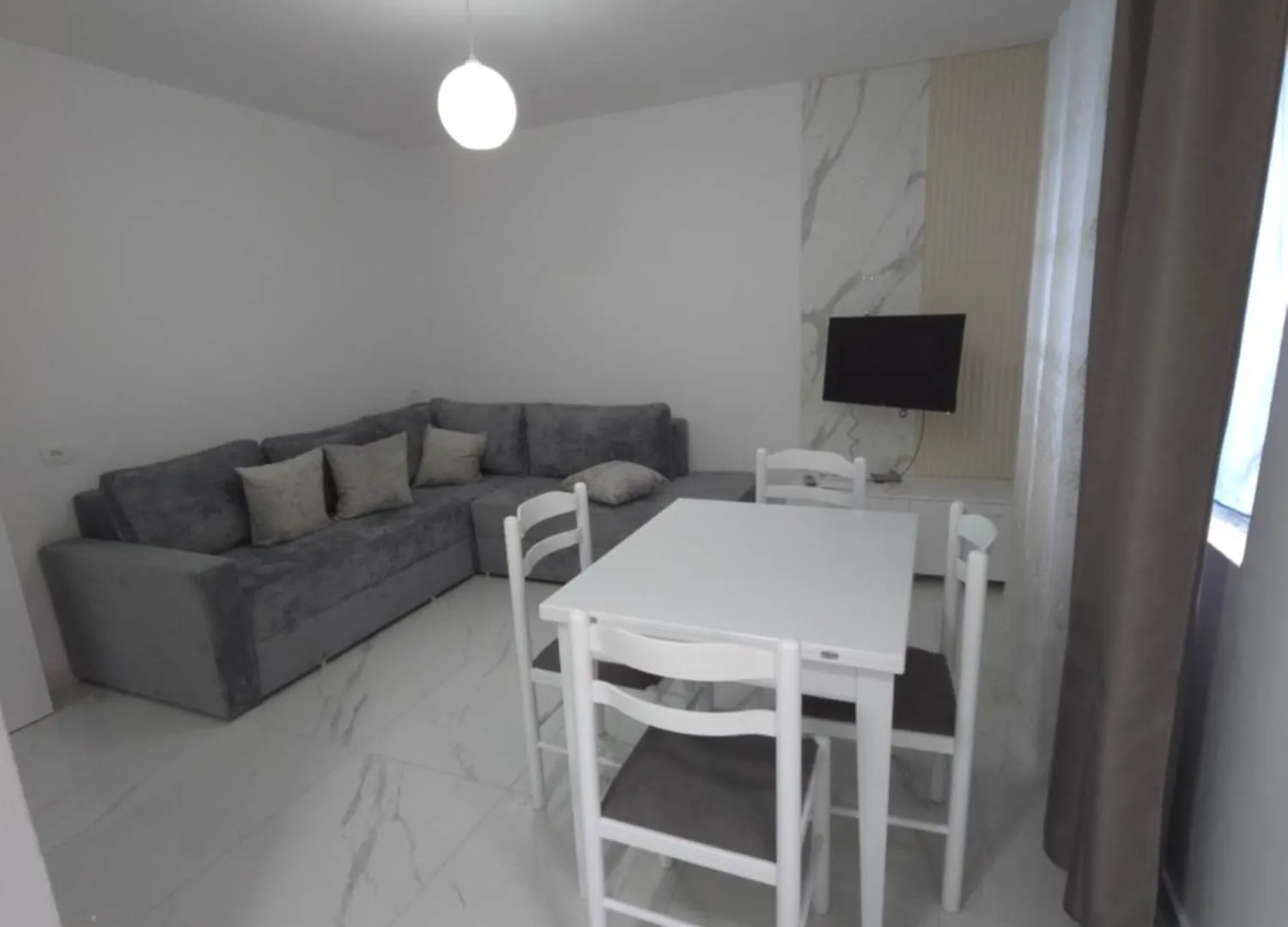 Peaceful Conteporary Apartment Berat