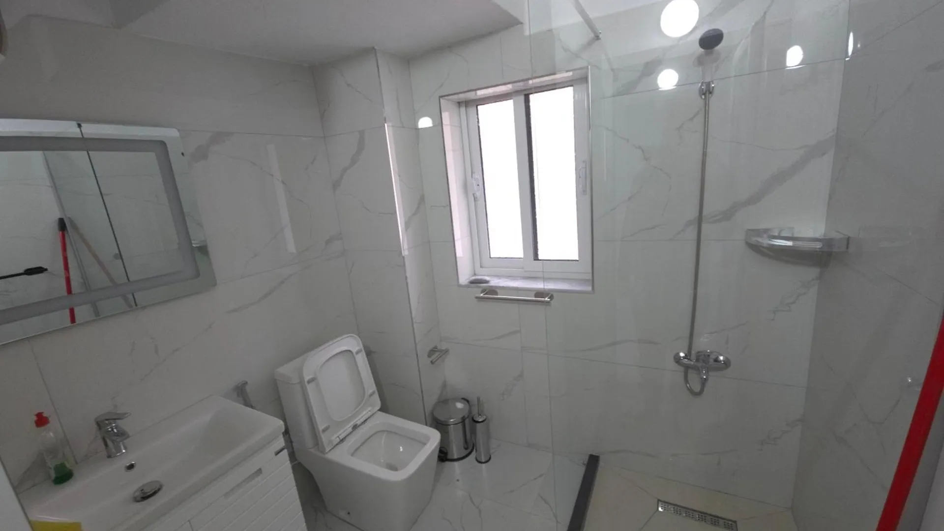 Peaceful Conteporary Apartment Berat Albania