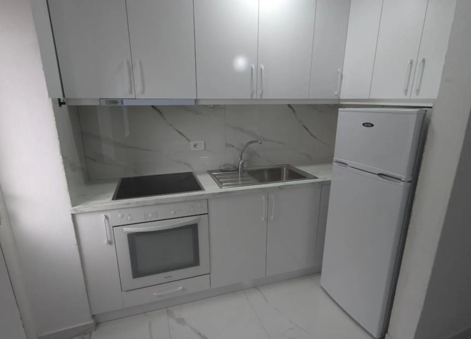 Peaceful Conteporary Apartment Berat